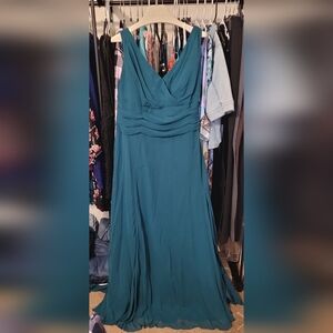 Women's Size 18 Bridesmaids Dress By Davids Bridal